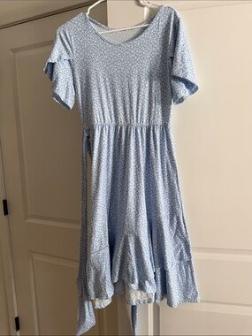 Women’s Light Blue Floral Short Sleeve Dress that is high to low